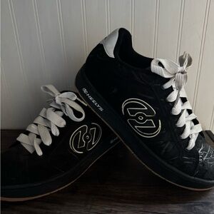 Heelys Black and White Sneakers